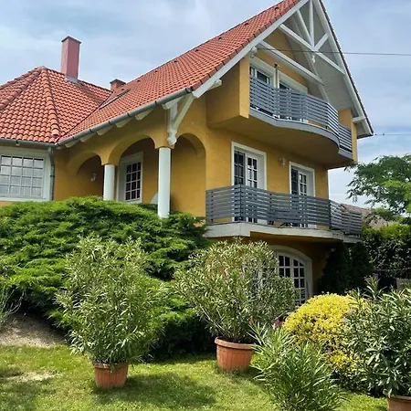 Apartamento Vár-lak