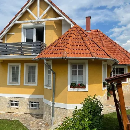 Vár-lak Apartamento