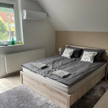 Vár-lak Apartamento Balatonederics