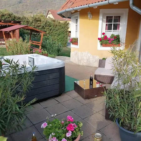Vár-lak Apartamento