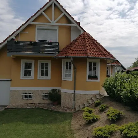 Apartamento Vár-lak