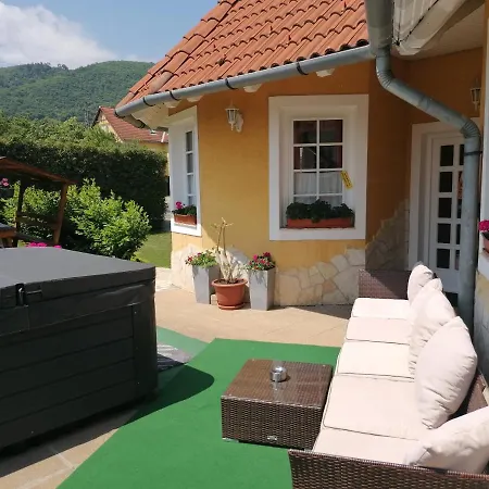 Vár-lak Apartamento